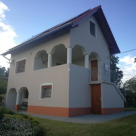 Bottyahat Guesthouse Rezi Екстериор снимка