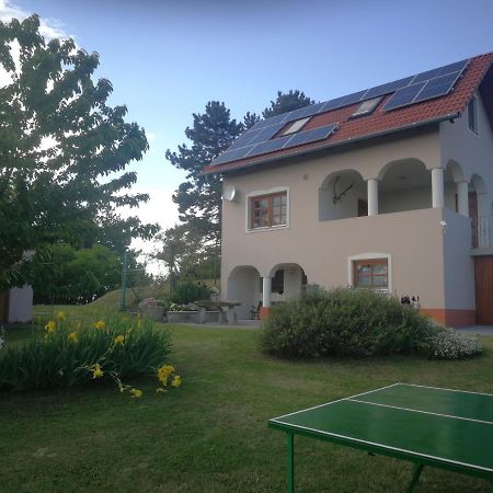 Bottyahat Guesthouse Rezi Екстериор снимка