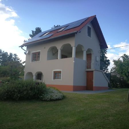 Bottyahat Guesthouse Rezi Екстериор снимка