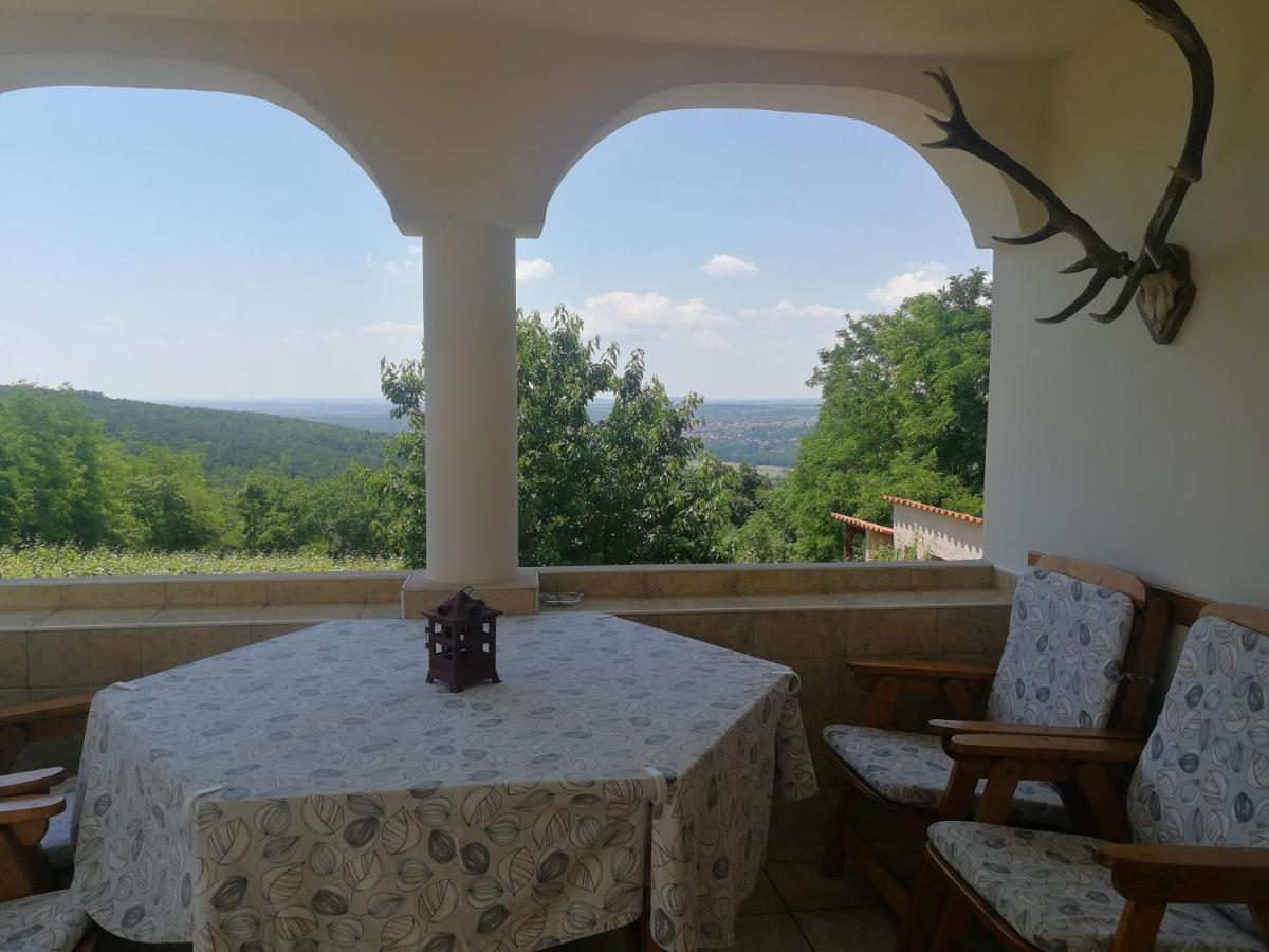 Bottyahat Guesthouse Rezi Екстериор снимка