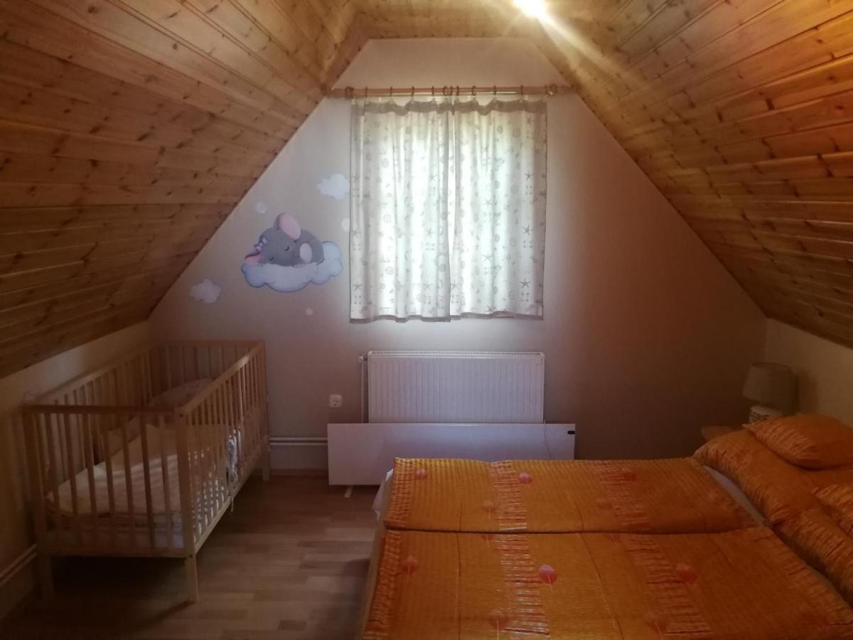 Bottyahat Guesthouse Rezi Екстериор снимка